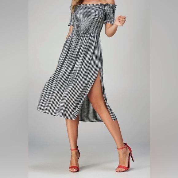 The Cindy Dress by Bardot off the shoulder styling, a fitted shirred top sz 8 - Picture 1 of 11